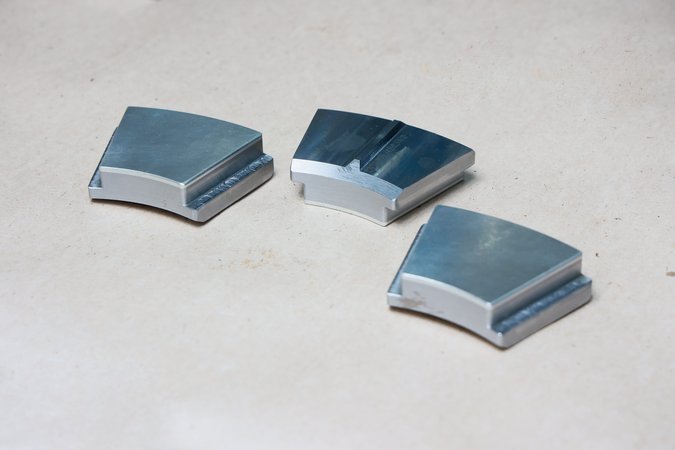 Колодки упорные ротора нагнетателя