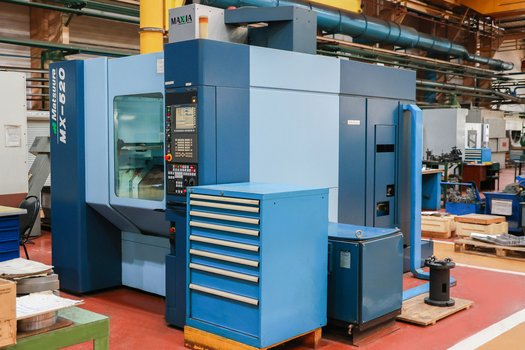 Пяти координатный обрабатывающий центр МХ520